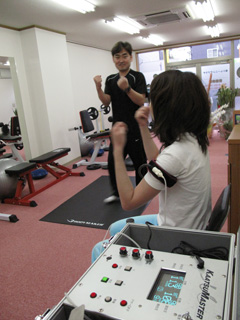 上級インストラクターの加圧トレーニング